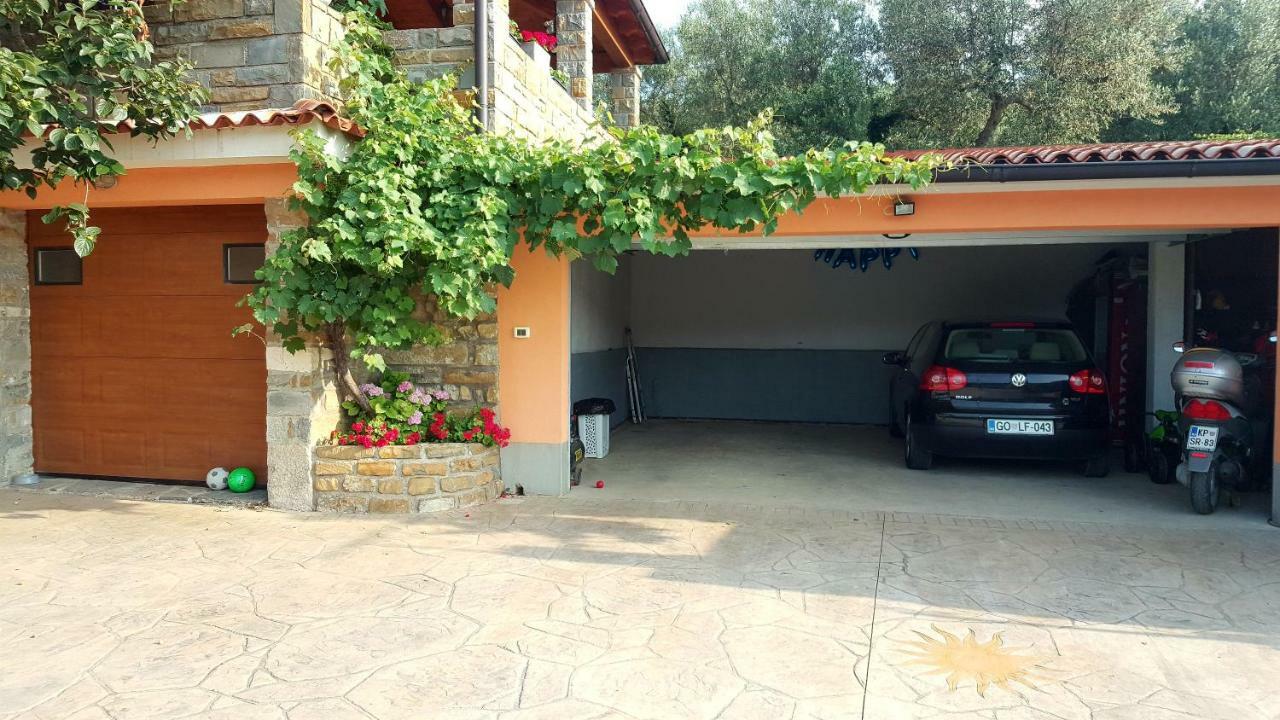 Apartment Wine & Olive Oil Mofardin Koper Exterior photo